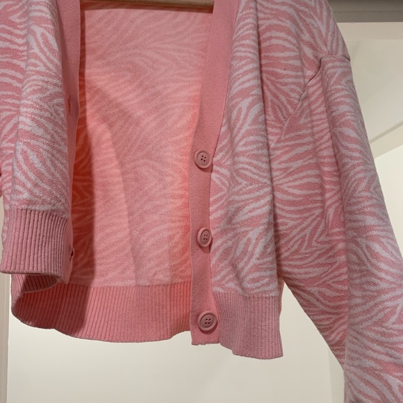 Cropped BCBGeneration Pink Zebra Cardigan - Picture 3 of 4